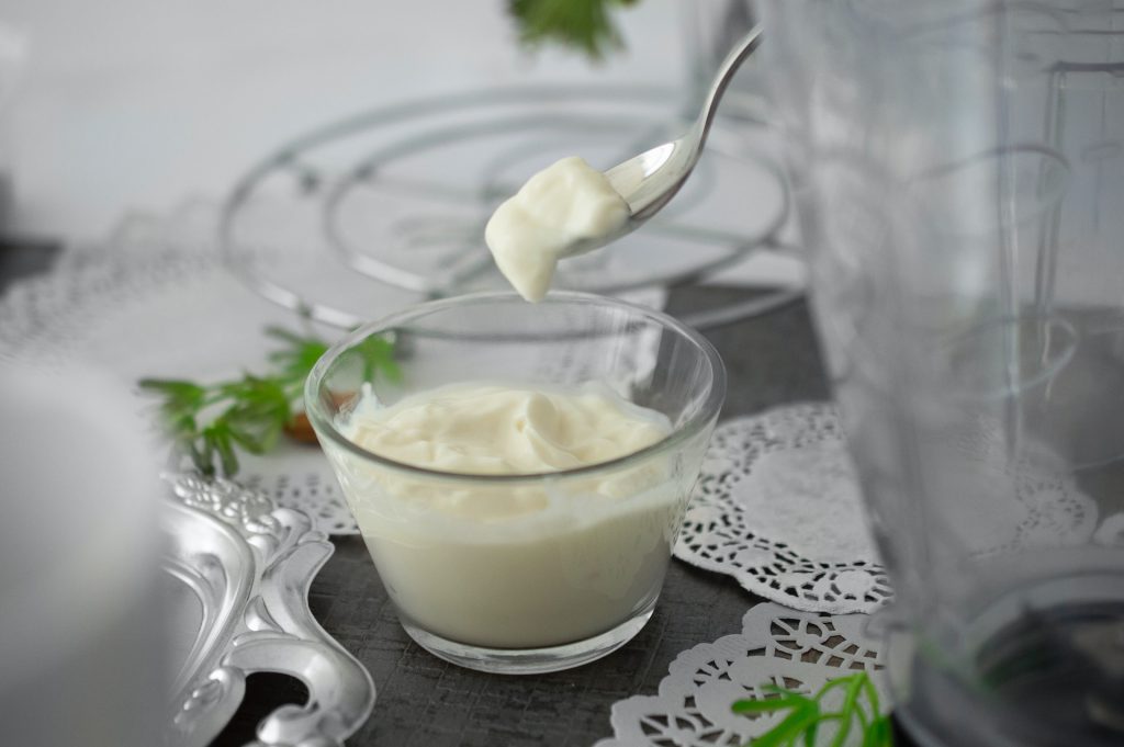 greek yogurt recipes, toppings for yogurt, how to make greek yogurt, greek yogurt with honey, quick breakfast
